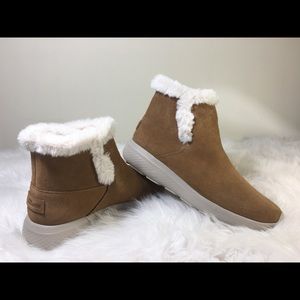 ⛄️NWOT Sketchers OnTheGo Shoes⛄️